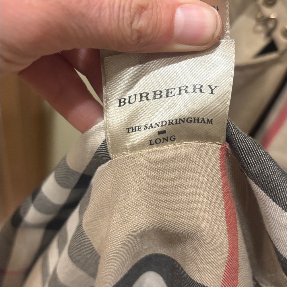 Burberry Mens Beige Trench Coat with Black Accents - Picture 12 of 14
